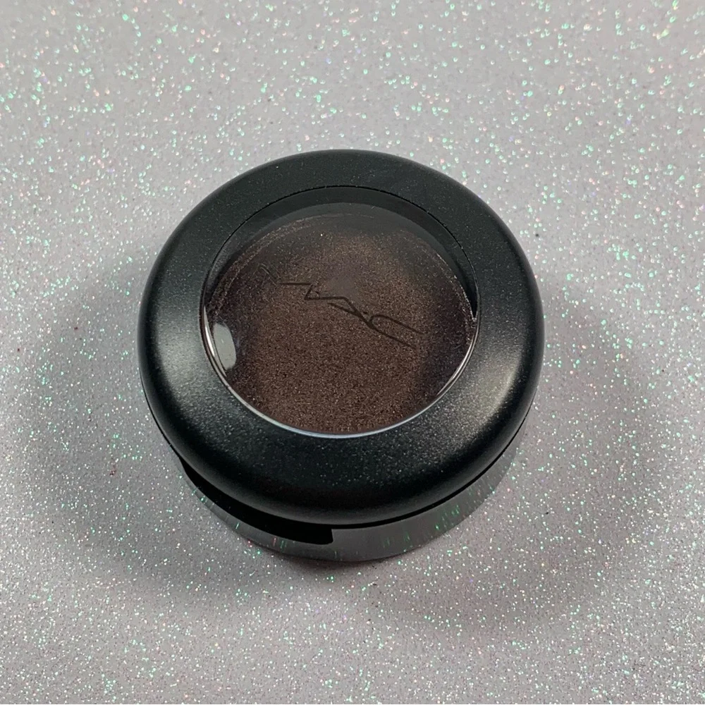 MAC Eyeshadow Carbonized